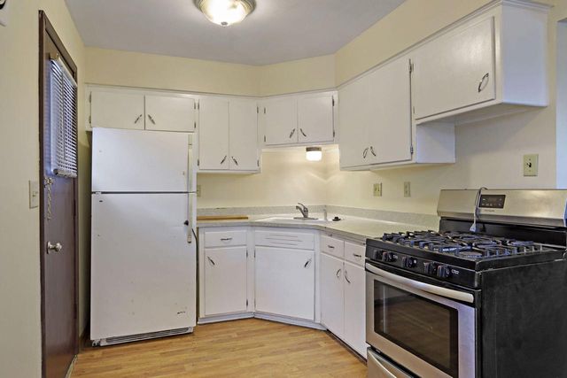 6823 W Wedgewood DRIVE, Milwaukee, WI 53220