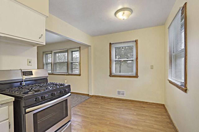 6823 W Wedgewood DRIVE, Milwaukee, WI 53220