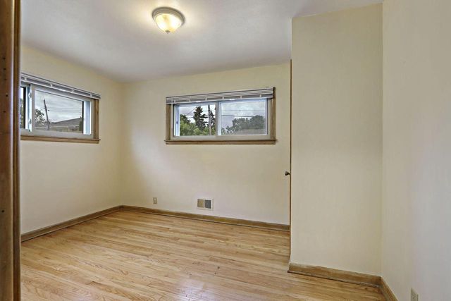 6823 W Wedgewood DRIVE, Milwaukee, WI 53220