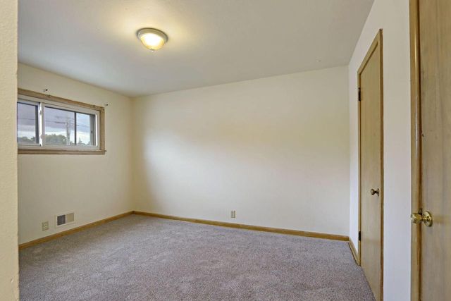 6823 W Wedgewood DRIVE, Milwaukee, WI 53220
