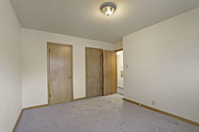 6823 W Wedgewood DRIVE, Milwaukee, WI 53220