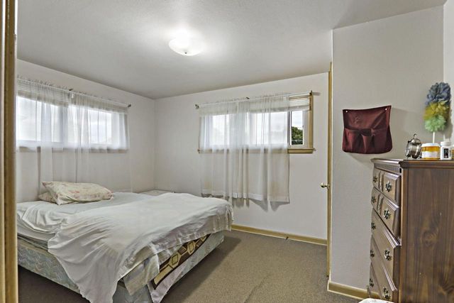 6823 W Wedgewood DRIVE, Milwaukee, WI 53220