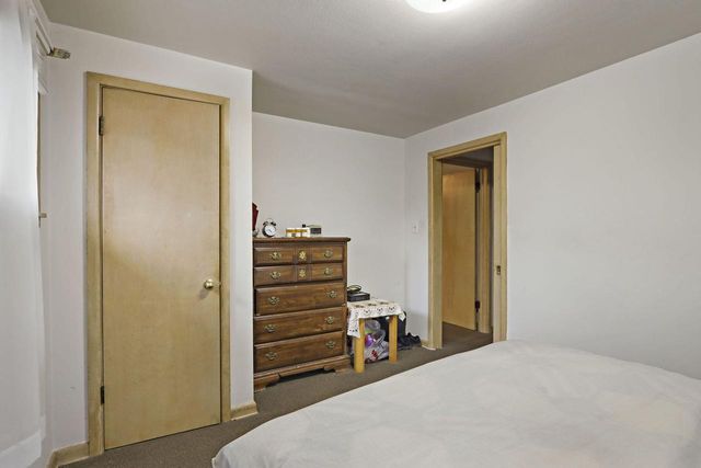 6823 W Wedgewood DRIVE, Milwaukee, WI 53220