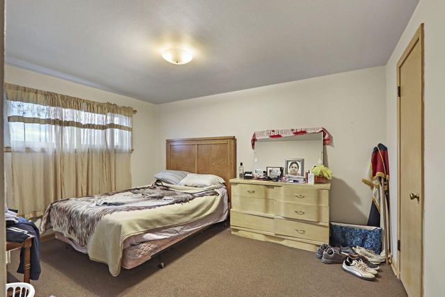 6823 W Wedgewood DRIVE, Milwaukee, WI 53220