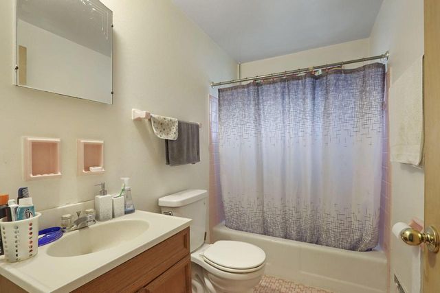 6823 W Wedgewood DRIVE, Milwaukee, WI 53220