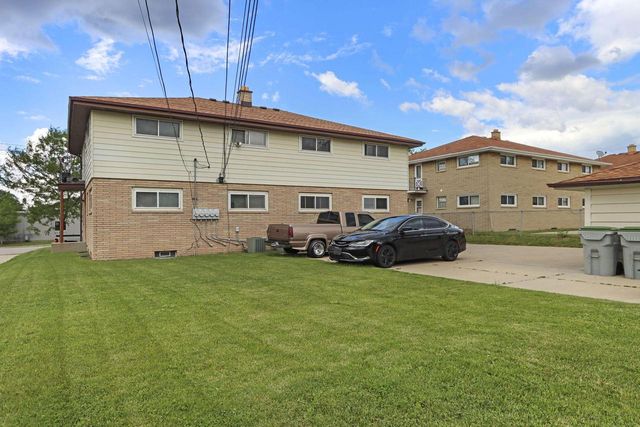 6823 W Wedgewood DRIVE, Milwaukee, WI 53220