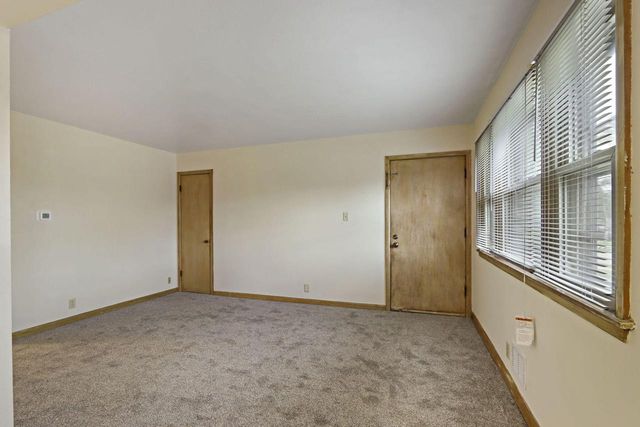 6823 W Wedgewood DRIVE, Milwaukee, WI 53220