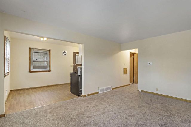 6823 W Wedgewood DRIVE, Milwaukee, WI 53220