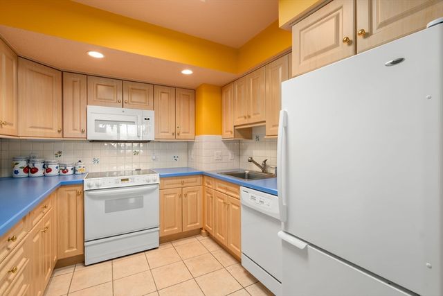 250 Hammond Pond Parkway 705S, Newton, MA 02467