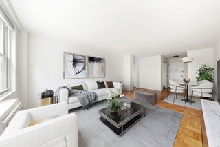 209 E 56th St Apt 5E, New York City, NY 10022