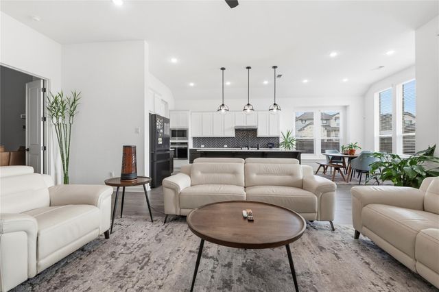 929 Mollie McBride LN, Leander, TX 78641