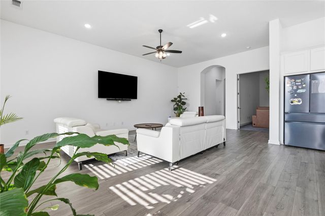 929 Mollie McBride LN, Leander, TX 78641