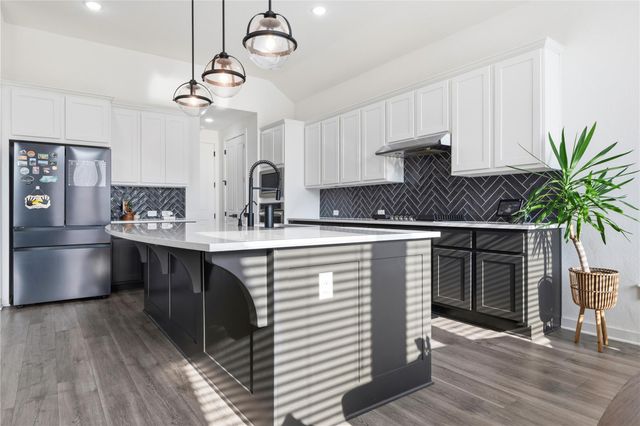 929 Mollie McBride LN, Leander, TX 78641