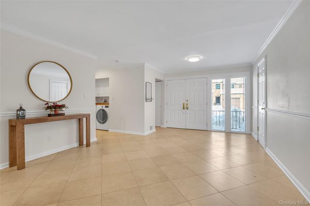 42 Windsor Gate Drive, New Hyde Park, NY 11040