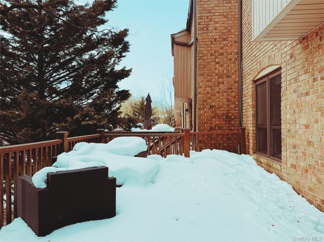 42 Windsor Gate Drive, New Hyde Park, NY 11040