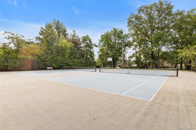 42 Windsor Gate Drive, New Hyde Park, NY 11040