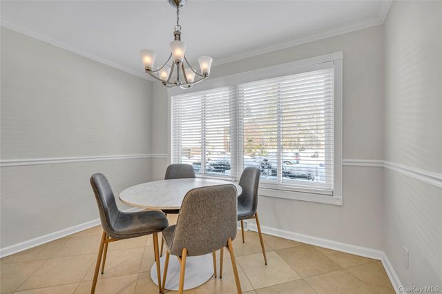 42 Windsor Gate Drive, New Hyde Park, NY 11040