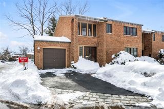 42 Windsor Gate Drive, New Hyde Park, NY 11040