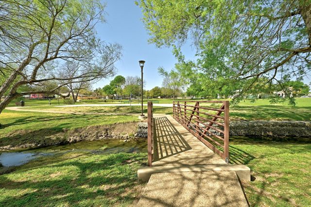 102 Chandler Pointe LOOP, Round Rock, TX 78665