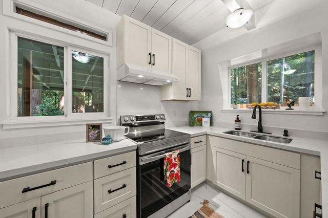 1666 Creek Drive, Felton, CA 95018