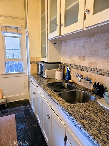 219 Redondo Avenue, Long Beach, CA 90803