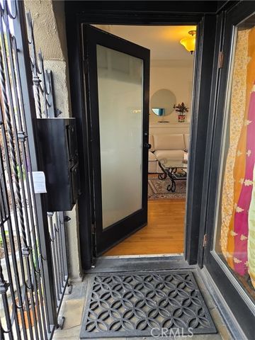 219 Redondo Avenue, Long Beach, CA 90803