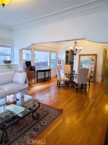 219 Redondo Avenue, Long Beach, CA 90803