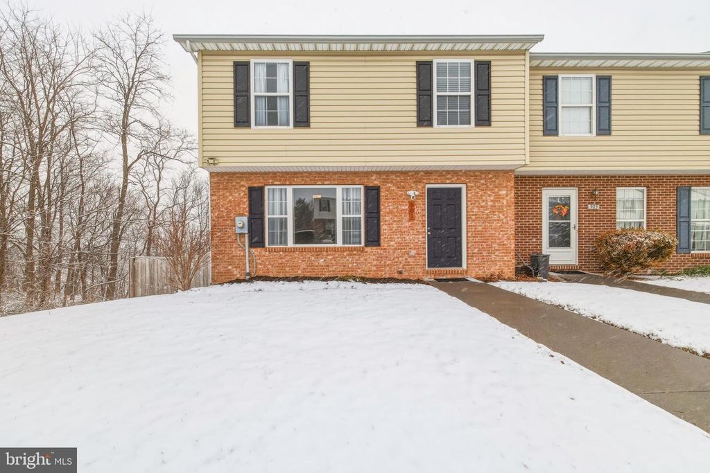 501 EMILY LN, Winchester, VA 22602