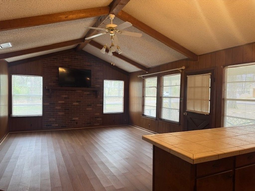 131 Sierra Madre Street, Payne Springs, TX 75156