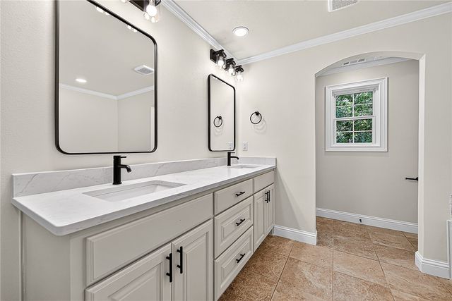 17 Sandhurst Drive, Bella Vista, AR 72714