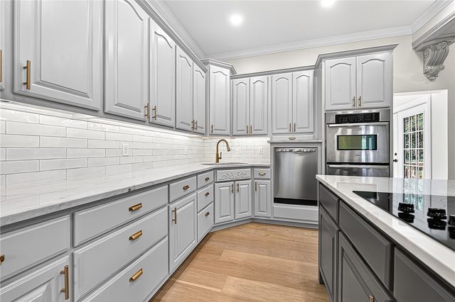 17 Sandhurst Drive, Bella Vista, AR 72714