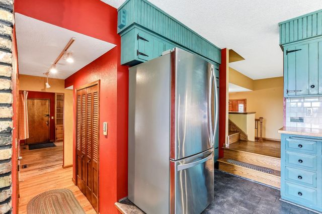 7033 Courtly Road, Woodbury, MN 55125