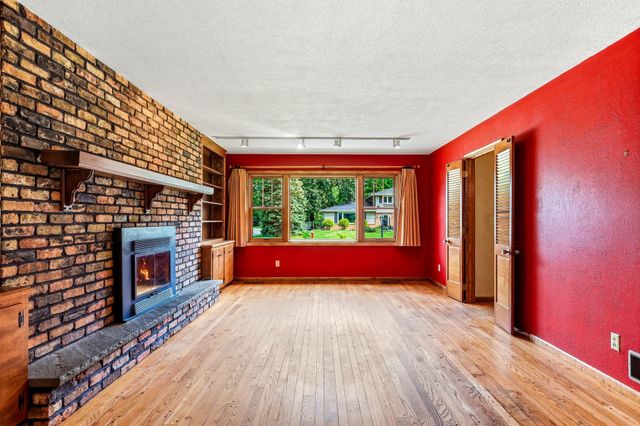 7033 Courtly Road, Woodbury, MN 55125