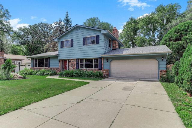 7033 Courtly Road, Woodbury, MN 55125