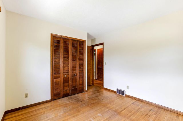 7033 Courtly Road, Woodbury, MN 55125