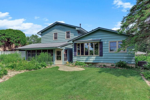 7033 Courtly Road, Woodbury, MN 55125