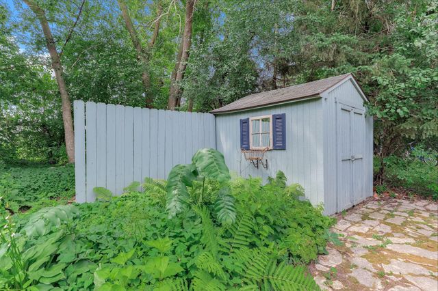 7033 Courtly Road, Woodbury, MN 55125
