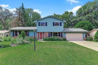 7033 Courtly Road, Woodbury, MN 55125
