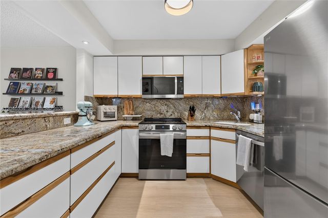 630 Tennis Club Dr 107, Fort Lauderdale, FL 33311