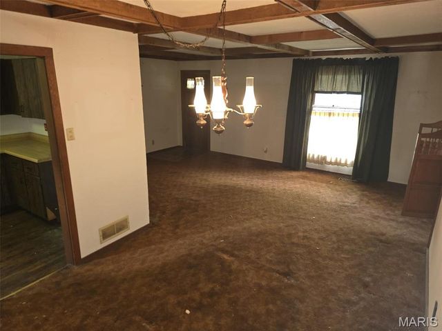 9332 Cloverhurst Drive, St Louis, MO 63123