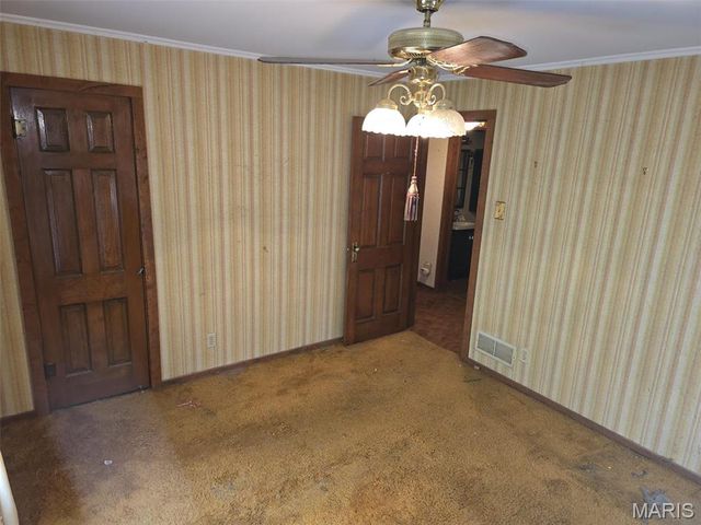 9332 Cloverhurst Drive, St Louis, MO 63123