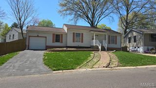 9332 Cloverhurst Drive, St Louis, MO 63123
