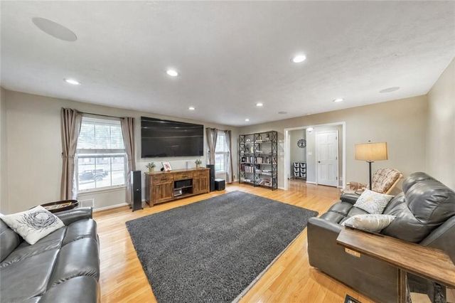 2711 Georgian Court, Marietta, GA 30068