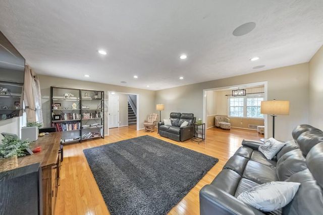 2711 Georgian Court, Marietta, GA 30068