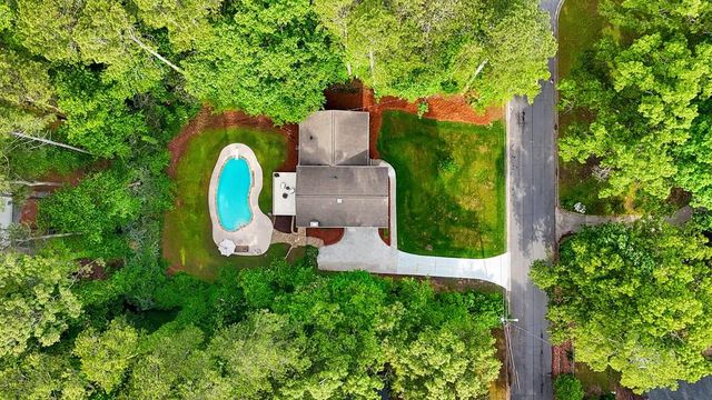 2711 Georgian Court, Marietta, GA 30068