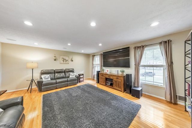 2711 Georgian Court, Marietta, GA 30068