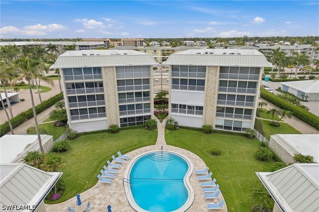 2875 Gulf Shore BLVD N 106, Naples, FL 34103