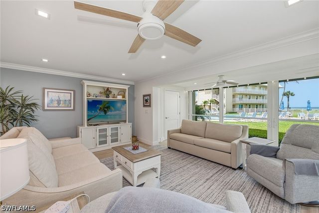 2875 Gulf Shore BLVD N 106, Naples, FL 34103