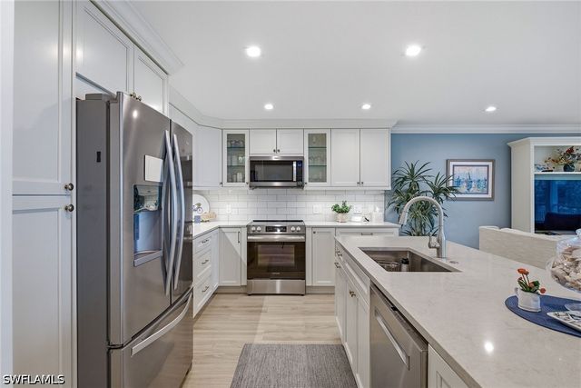 2875 Gulf Shore BLVD N 106, Naples, FL 34103