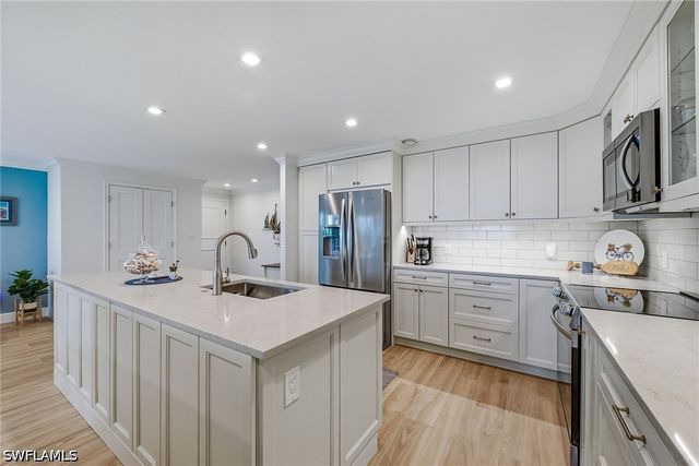 2875 Gulf Shore BLVD N 106, Naples, FL 34103